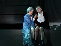 2022 - Aufführung des Schauspiels &#34;Jedermann&#34;, am Salzburger Domplatz, im Rahmen der Salzburger Festspiele 2022 am 16.07.22 : #1B#, Angela, Domplatz, Eidinger, Jedermann, Jedermanns Mutter, Lars, Salzburger Festspiele, Schauspiel, Winkler, merke1B