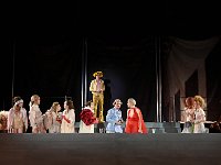 2022 - Aufführung des Schauspiels &#34;Jedermann&#34;, am Salzburger Domplatz, im Rahmen der Salzburger Festspiele 2022 am 16.07.22 : #1B#, Altenberger, Domplatz, Eidinger, Jedermann, Lars, Salzburger Festspiele, Schauspiel, Tischgesellschaft; Verena, merke1B