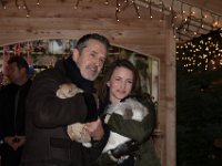 2017 - Voradventtfeier mit Prominenten. auf Gut Aiderbichl in Henndorf bei Salzburg : Voradventfeier, Adventfeier, Prominente, Gut Aiderbichl, Tierhof, Tierheim, Gnadenhof, Tierasyl, Schauspieler, Schauspielerin, Rupert, Everett, Schauspielerin, Kristin, Davis, Sex in the City, Tiere, posieren, James, Hector, Charlotte, York