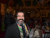 2017 - Voradventtfeier mit Prominenten. auf Gut Aiderbichl in Henndorf bei Salzburg : Voradventfeier, Adventfeier, Prominente, Gut Aiderbichl, Tierhof, Tierheim, Gnadenhof, Tierasyl, Mauro, Bergonzli, Maler, Bildhauer, Künstler, Kuenstler
