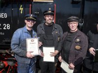 2017 - Traditions-Kaiserzug von Attnang-Puchheim nach Bad Ischl : Kaiserzug, Tradition, historisch, Touristenattraktion, Salzkammergut, Fremdenverkehrsattraktion, Eisenbahn, Spektakel, Ehrung, Eisenbahnbeamte, Lokomotivführer, Lokomotivfuehrer, Bahnhof, Urkunden, Dampflokomotive