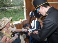 2017 - Traditions-Kaiserzug von Attnang-Puchheim nach Bad Ischl : Kaiserzug, Tradition, historisch, Touristenattraktion, Salzkammergut, Fremdenverkehrsattraktion, Eisenbahn, Spektakel, Fahrkartenkontrolle, Schaffner, Damen, Fritz