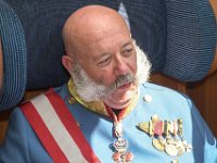 2017 - Traditions-Kaiserzug von Attnang-Puchheim nach Bad Ischl : Kaiserzug, Tradition, historisch, Touristenattraktion, Salzkammergut, Fremdenverkehrsattraktion, Eisenbahn, Spektakel, Kaiserdarsteller, Franz Josef I, Gerard, Fritz, Bart, Orden, Schärpe, Schaerpe, pfeifen, fröhlich, froehlich