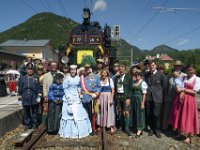 2017 - Traditions-Kaiserzug von Attnang-Puchheim nach Bad Ischl : Kaiserzug, Tradition, historisch, Touristenattraktion, Salzkammergut, Fremdenverkehrsattraktion, Eisenbahn, Spektakel, Leiter, Kaiserzug, Karl, Reitter, Reiter, Tourismusdirektor, Robert, Herzog, Kaisertochter, Marie-Valerie, Kaiserinnendarstellerin, Sisidarstellerin, Sabine, Rossegger, Kaiserdarteller, Gerard, Fritz, Ordonanzoffizier, Michael, Kavallerieoberst, Franz, Prandstätter, Prandstaetter, Bürgermeister, Buergermeister, Bad Ischl, Hannes, Heide, Erzherzog, Valentin, Habsburg-Lothringen, Johann, Josefa, Claudia, Lokomotive, Kaiserwappen, Uniformen, Federhelm, Schärpe, Orden, Bahnhof, Bad Ischl