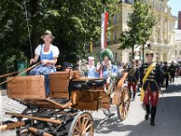 2017 - Traditions-Kaiserzug von Attnang-Puchheim nach Bad Ischl : Kaiserzug, Tradition, historisch, Touristenattraktion, Salzkammergut, Fremdenverkehrsattraktion, Eisenbahn, Spektakel, Fahrt, kaiserliches Paar, Pferdekutsche, Kaiserpaar, kaiserliches Paar, Kaiserdarsteller, Gerard, Fritz, Franz Josef I, Kaiserinnendartellerin, Sisidarstellerin, Sabine, Rossegger, Kutscherin, Ordonanzoffizier, Michael