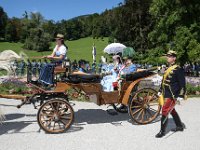 2017 - Traditions-Kaiserzug von Attnang-Puchheim nach Bad Ischl : Kaiserzug, Tradition, historisch, Touristenattraktion, Salzkammergut, Fremdenverkehrsattraktion, Eisenbahn, Spektakel, Ankunft, Kaiserpaar, kaiserliches Paar, Kaiservilla, Bad Ischl, Pferdekutsche, Kutscherin, Ordonanzoffizier, Michael, Kaiserinnendarstellerin, Sisidarstellerin, Sabine, Rossegger, Sisi, Sissy, Kaiserdarsteller, Gerard, Fritz, Franz Josef I