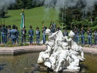 2017 - Traditions-Kaiserzug von Attnang-Puchheim nach Bad Ischl : Kaiserzug, Tradition, historisch, Touristenattraktion, Salzkammergut, Fremdenverkehrsattraktion, Eisenbahn, Spektakel, Kaiserschützen, Formation, Brunnenfiguren, Kaiserpark, Salutschuss, Salutschuß