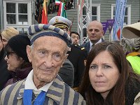 2019 - Feierlichkeiten zur 74. Wiederkehr der Befreiung des Konzentrationslagers Mauthausen, durch amerikanische Truppen  Feierlichkeiten zur 74. Wiederkehr der Befreiung des Konzentrationslagers Mauthausen, durch amerikanische Truppen. Dieses Bild zeigt den Überlebenden Eduard Mosberg in Häftlingsuniform, mit Anhang : #1B#, 74. Befreiungsfeier, 74. Gedenkfeier, Befreiungsfeier, Eduard, Gedenkfeier, Geschichte, Haeftlingsuniform, Häftlingsuniform, KZ, Konzentrationslager, Mauthausen, Mosberg, Ueberlebender, historisch, Überlebender