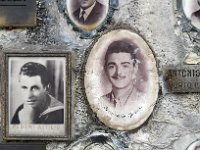 2019 - Feierlichkeiten zur 74. Wiederkehr der Befreiung des Konzentrationslagers Mauthausen, durch amerikanische Truppen  Feierlichkeiten zur 74. Wiederkehr der Befreiung des Konzentrationslagers Mauthausen, durch amerikanische Truppen. Dieses Bild zeigt Bilder von Personen, die im Konzentrationslager Mauthausen umgekommen sind, an einer Gedenkwand : #1B#, 74. Befreiungsfeier, 74. Gedenkfeier, Befreiungsfeier, Fotografien, Gedenkfeier, Geschichte, KZ, Keramikbilder, Konzentrationslager, Lageropfer, Mauthausen, Opfer, Personenbilder, historisch