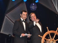 2018 - Karnevalsveranstaltung zur Ordensverleihung „Wider den Tierischen Ernst“ durch den Aachener Karnevalsverein (AKV), an den Ministerpräsidenten des deutschen Bundeslandes Baden-Württemberg Winfried Kretschmann im Eurogress, Monheimallee in Aachen : Eurogress, Aachen, Ordensverleihung, Wider den Tierischen Ernst, Karnevalsveranstaltung, AKV, Aachener Karnevalsverein, Politiker, Bündnis90, Buendnis90, Die Grünen, Die Gruenen, Ministerpräsident, Bundesvorsitzender, Cem, Özdemir, Armin, Laschet, Bühne, Buehne, Steuerrad