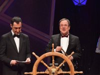 2018 - Karnevalsveranstaltung zur Ordensverleihung „Wider den Tierischen Ernst“ durch den Aachener Karnevalsverein (AKV), an den Ministerpräsidenten des deutschen Bundeslandes Baden-Württemberg Winfried Kretschmann im Eurogress, Monheimallee in Aachen : Eurogress, Aachen, Ordensverleihung, Wider den Tierischen Ernst, Karnevalsveranstaltung, AKV, Aachener Karnevalsverein, Politiker, Bündnis90, Buendnis90, Die Grünen, Die Gruenen, Ministerpräsident, Bundesvorsitzender, Cem, Özdemir, Armin, Laschet, Bühne, Buehne, Steuerrad
