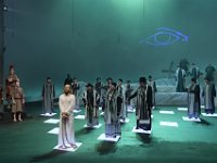 2019 - Fotoprobe zu den Passionsspielen Erl 2019.  Fotoprobe zu den Passionsspielen Erl 2019. Im kleinen Ort Erl, im Herzen des österreichischen Tirols, werden seit seit mehr als 400 Jahren alle sechs Jahre Passionsspiele aufgeführt. Vom 26. Mai bis 5. Oktober 2019 beteiligen sich rund 500 Laiendarsteller der 1450 Einwohner der Gemeinde Erl aktiv und unentgeltlich am Passionsspiel. Dieses Bild zeigt das Verhör des Jesus durch die Pharisäer und durch die römsichen Besatzer, angeführt von Pontius Pilatus, gespielt von Helmut Kitzbichler : Passionsspiele Erl 2019, Passionsspielhaus, Erl, Tradition, religiös, religioes, Überlieferung, Ueberlieferung, Tirol, Verhör, Verhoer, Befragung, Pharisäer, Pharisaeer, Pontius, Pilatus, Herbert, Kitbichler, Jesus, Florian, Harlander, Besatzer, Römer, Roemer, Soldaten